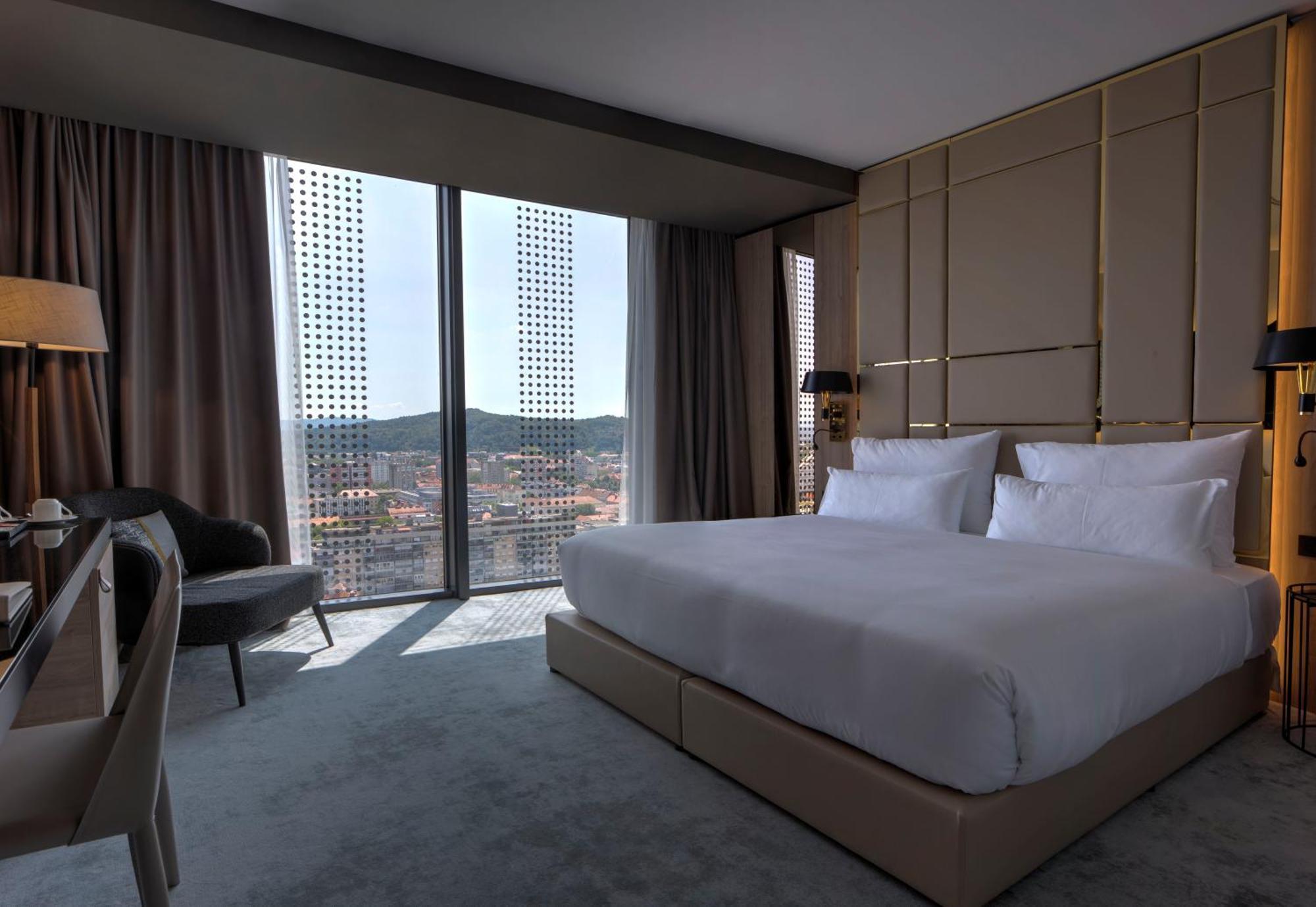 King Room,1310479066:JPEG